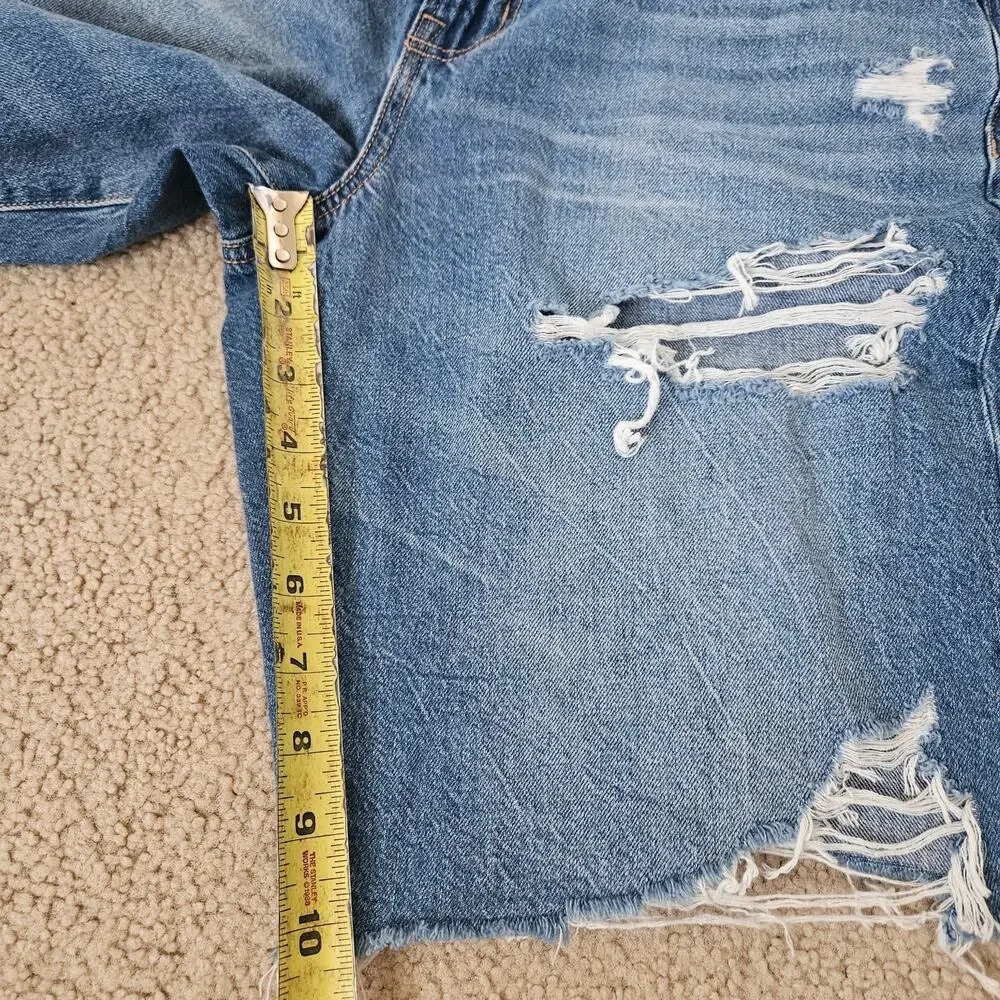 NWTs American Eagle AE Dreamy Drape Denim Low-Rise Baggy Bermuda Short 8
